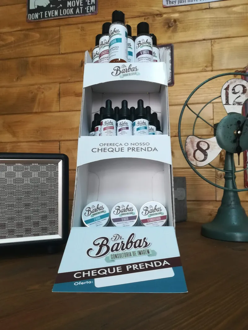Barba feita à navalha